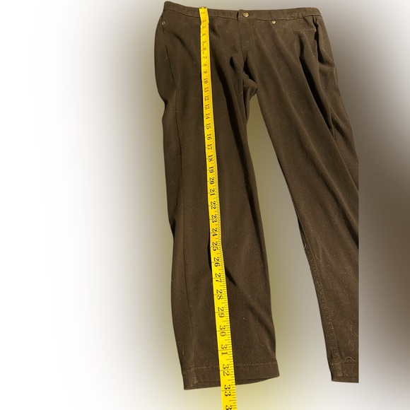 HUE brown women’s large pants. False front pockets. Back pockets. Elastic waist. - Picture 5 of 8